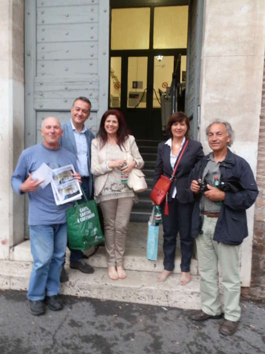 Dora Katsonopoulou with Anna Kagani and Spyros Mitroyiannis (right) and Italian archaeologists (left) in front of the University of Rome III